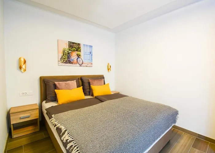 Apartment Grey&Yellow
