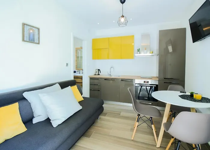 Apartment Grey&Yellow