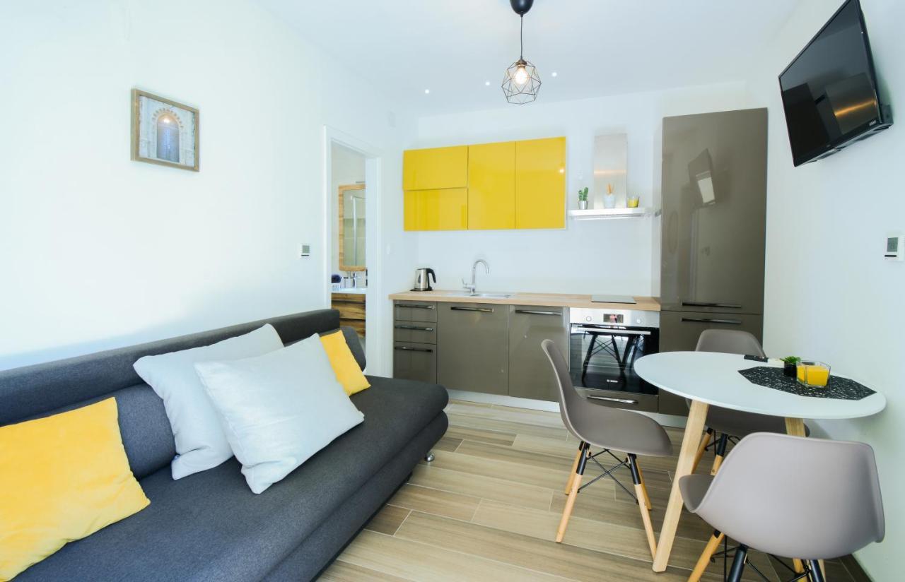 Apartment Grey&yellow *
